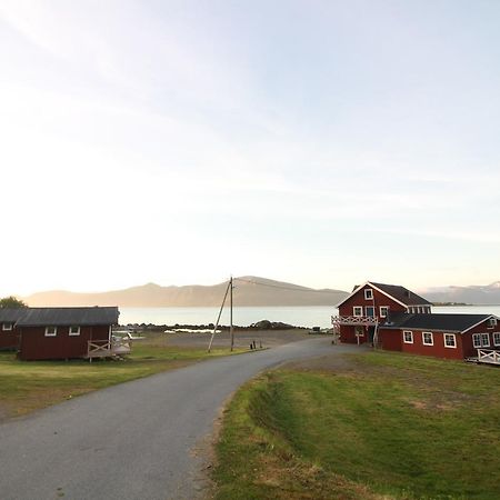 Toftenes Sjohuscamping Alsvag Exterior photo